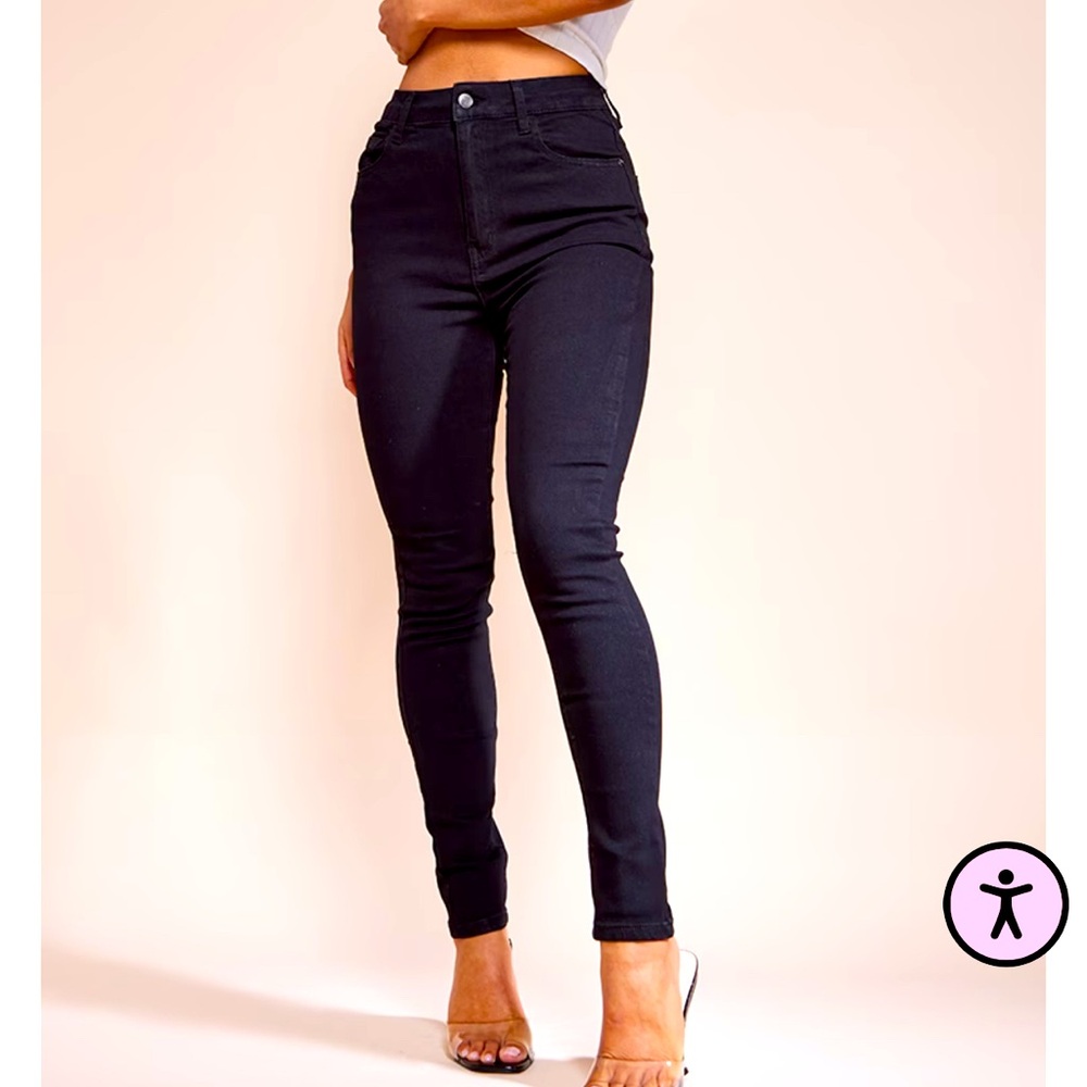 NWT Pretty Little Thing Size 2 Black Skinny Jeans Back Pockets Casual Pants